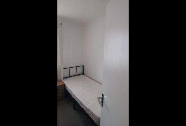 1 single room Main Photo