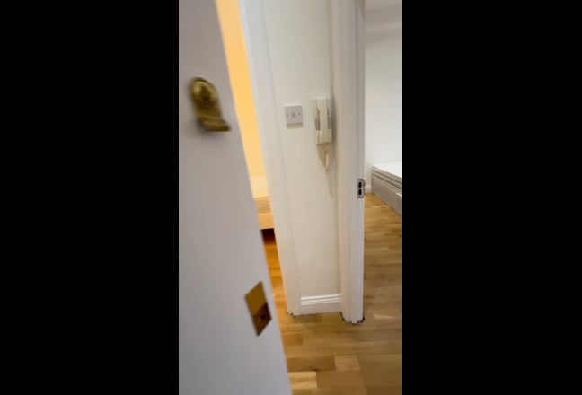 2‑Bed Garden Flat in the Heart of Camberwell Main Photo