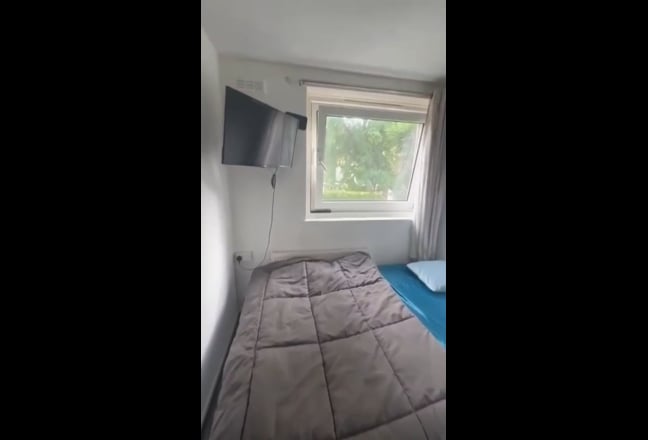 Rooms  available in 2bhk flat in Manor park E12 Main Photo