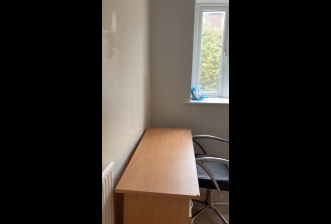 Bedroom with new furniture near uni and hospitals Main Photo