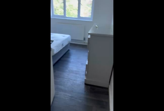 Video 1: Bright Double Room -Great N.16 Location