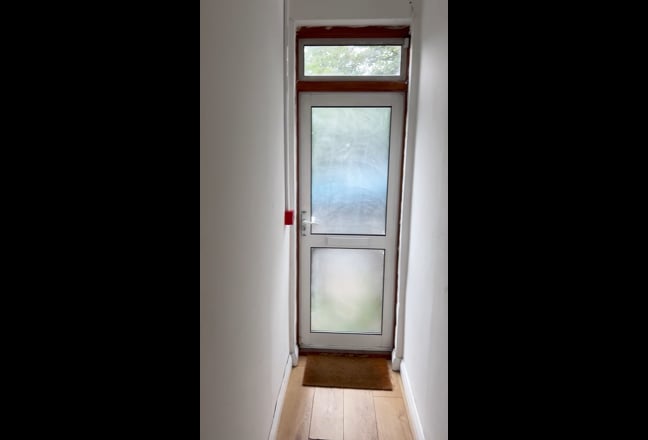 Lovely Double Room Ensuite - No Deposit  Main Photo