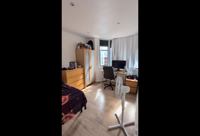 Double Room with Bills inc (5 Min Victoria Line) Main Photo