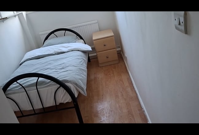 Lovely rooms for Students & Proffessionals  Main Photo