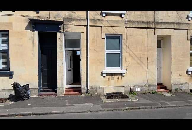 Well Presented House In Oldfield Park Main Photo