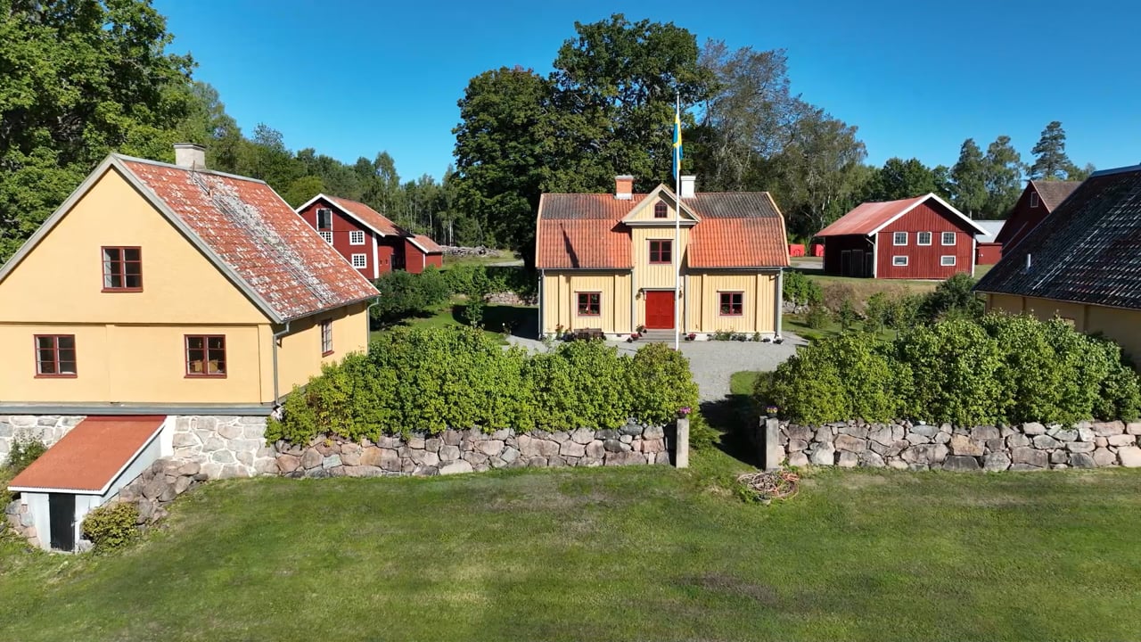 214 m² Gård/skog på Bovallens Gård Västerås kommun - video