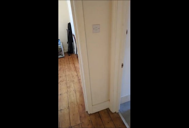 Spacious Double Room and Separate Office Space  Main Photo