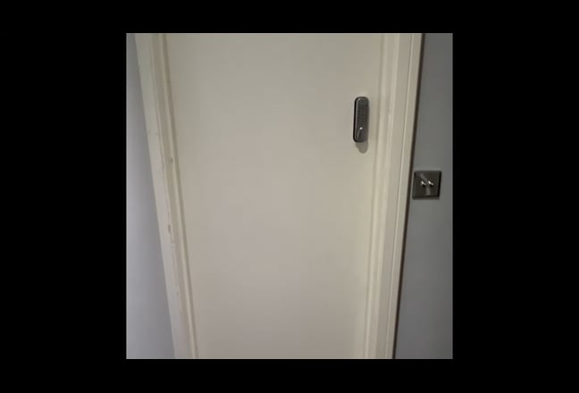  Large En-suite for Singe Occupancy Main Photo