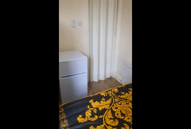 Full Ensuite Bedroom- Newcastle City  Main Photo