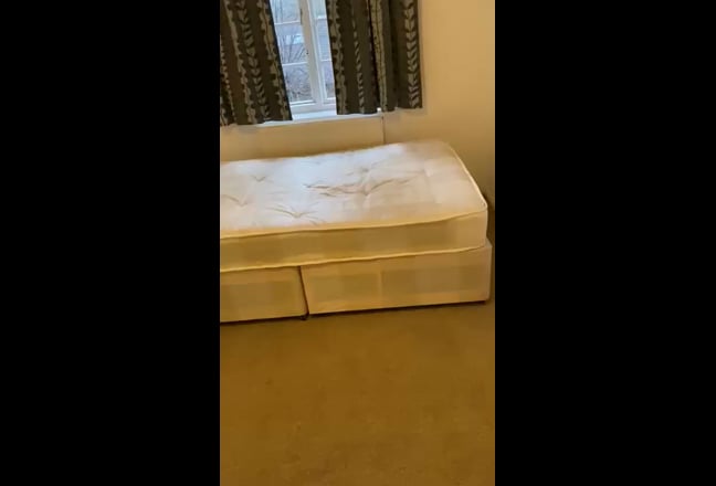 Room to let at South Croydon  Main Photo
