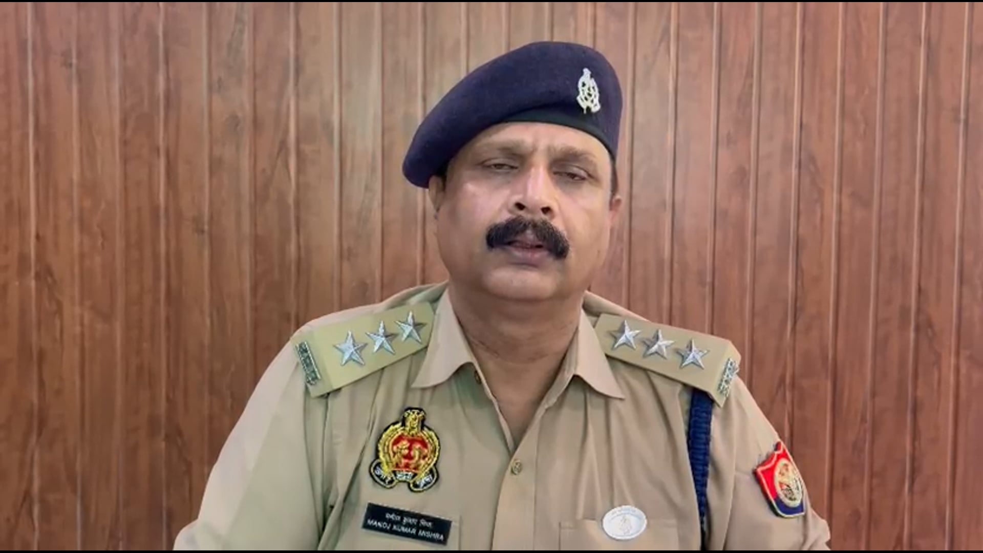 जामो-भादर रोड किनारे गड्ढे में मिला युवक का शव, जांच में जुटी पुलिस, बाइट - मनोज मिश्रा (C. O) 