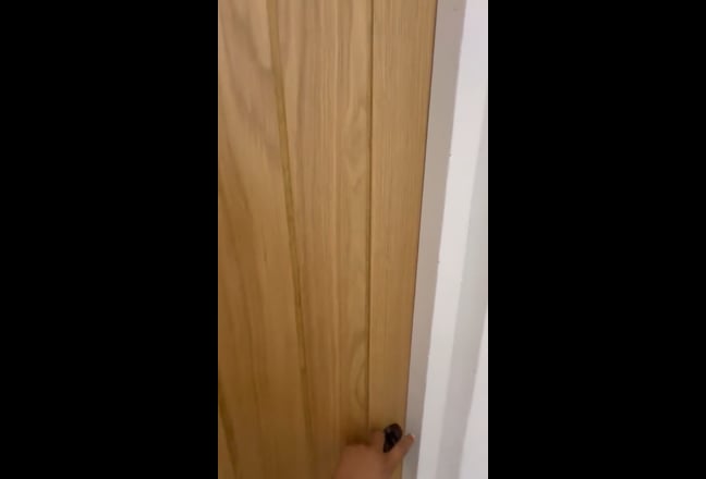 Modern Ensuite room in newly Refurb LL57-Takeover! Main Photo