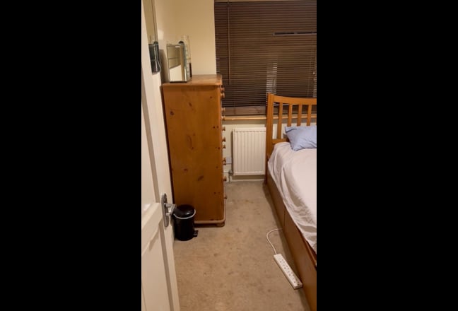 One single bedroom in private home for rent  Main Photo