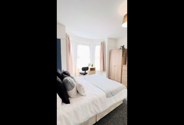 En-suite Room -  Polygon SO15(BR) Main Photo