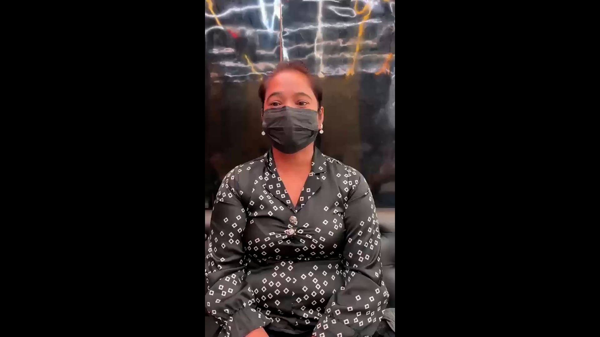 गाजियाबाद, उत्तर प्रदेश

इंदिरापुरम डी-मॉल में कैफ़े चलाने वाली महिला हरलीन कौर ने हिंदू रक्षा