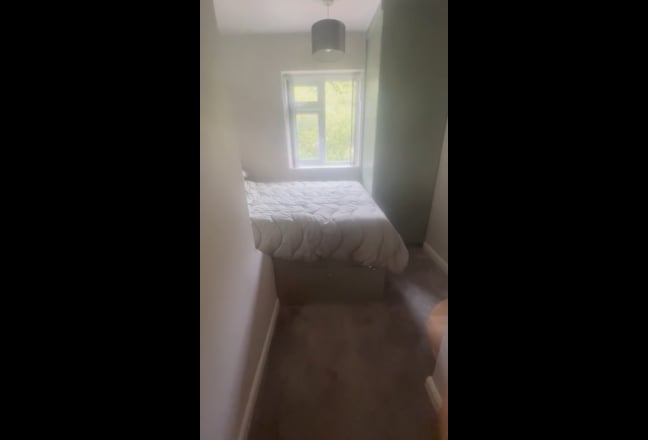 Close to Manchester Airport / Wythenshawe Hospital Main Photo