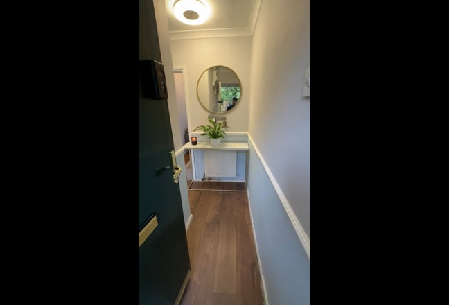 Video 1: Big Double room £1.150 redecorated since this pic was taken.