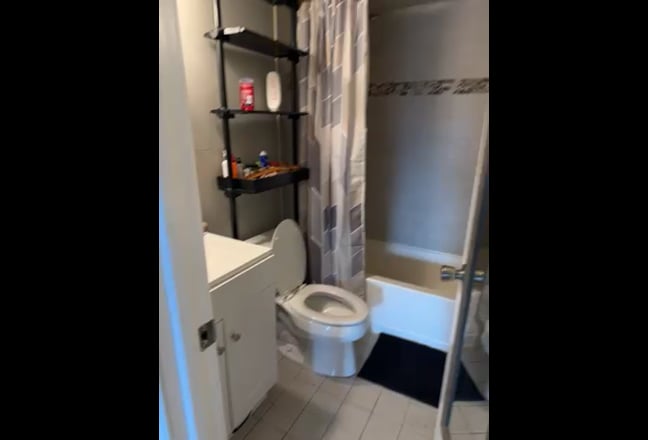 🏡 Room for Rent – Move-in November 1St! Main Photo