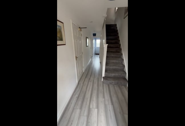 Fresh Double en-suite, quiet, all inc and parking Main Photo