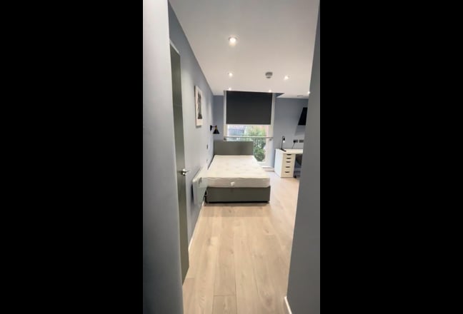 New Studio all bills Inc-In City Centre Main Photo
