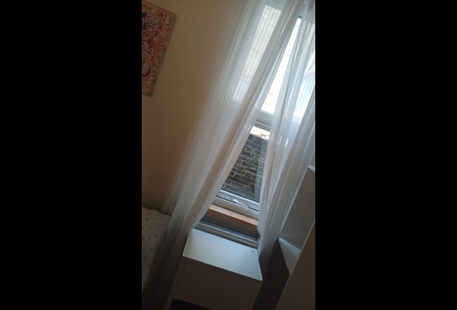 Willesden Junction Single Room Available Main Photo