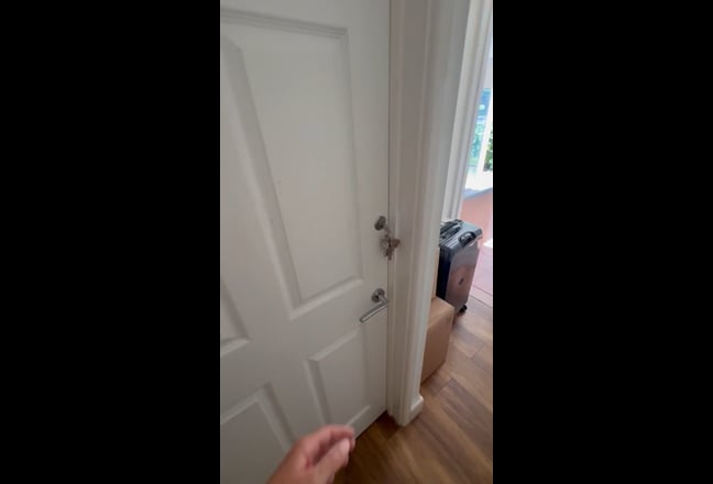 Single Room in 5 bed 2 bath all female house  Main Photo