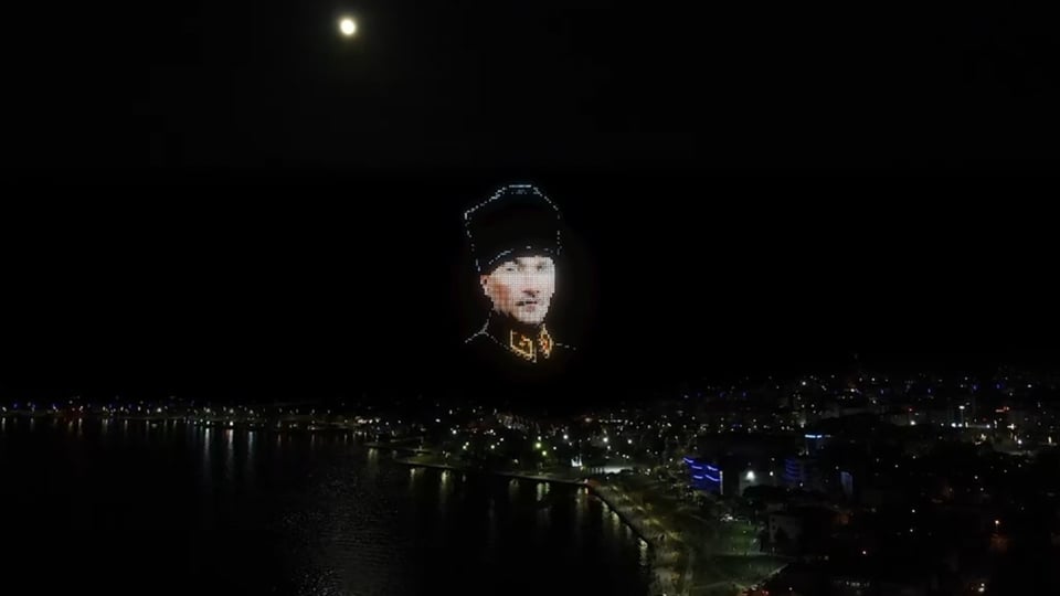 Aliağa 29 Ekim Cumhuriye Bayrami Drone Gösterisi