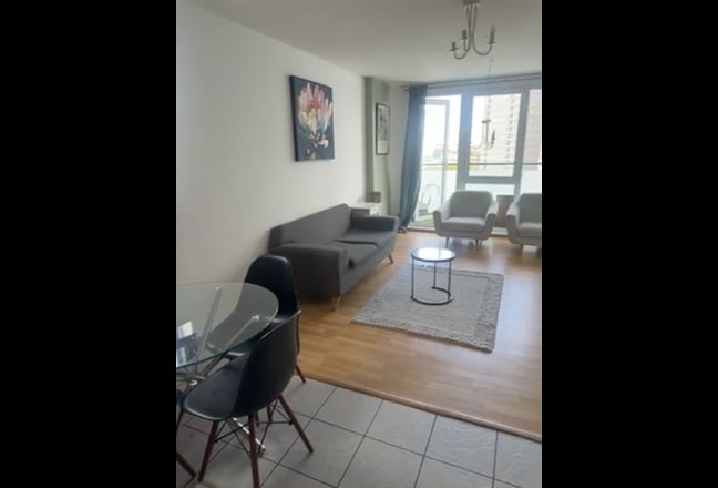 Amazing 2 Bed Flat in Stratford Main Photo