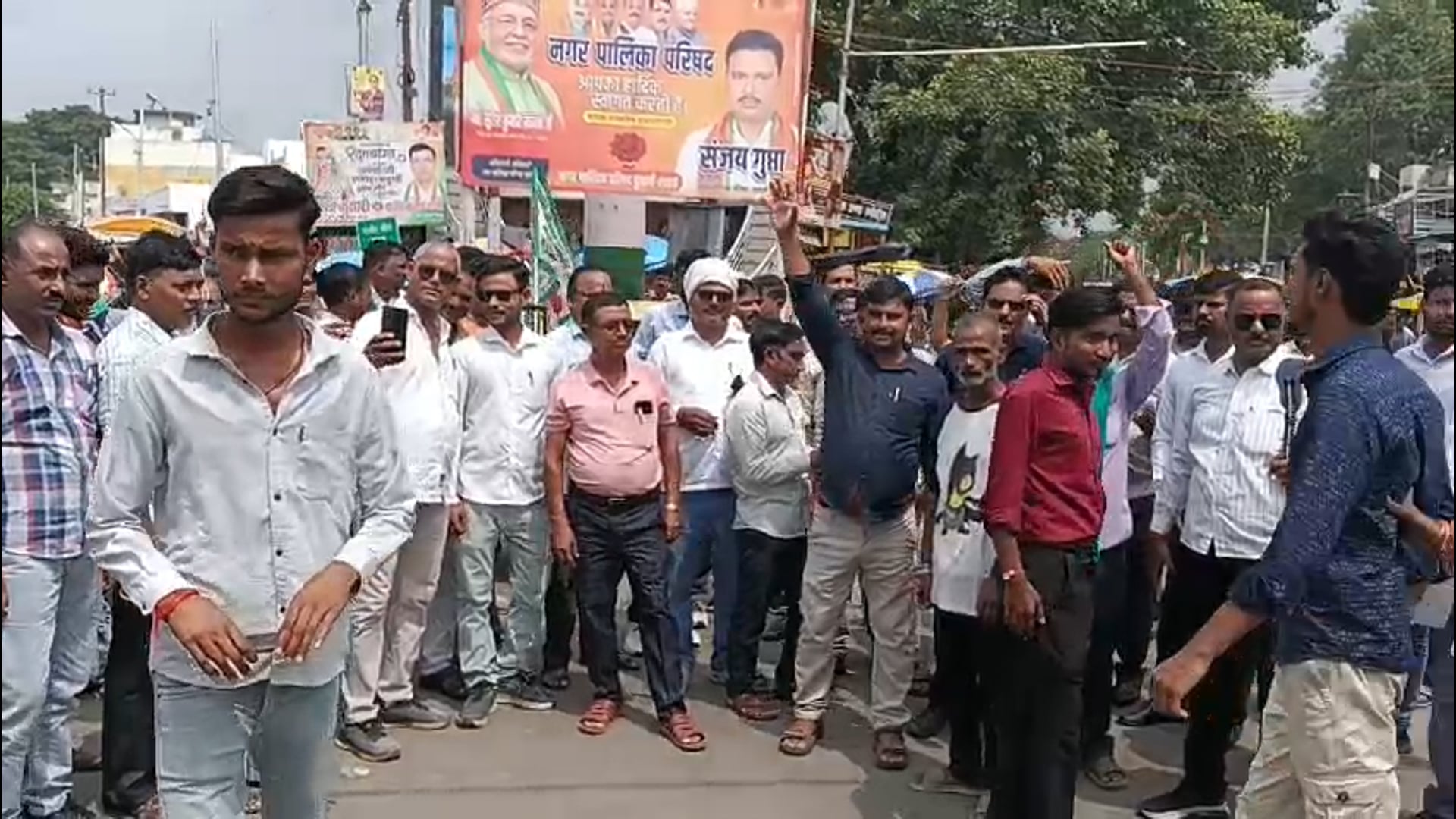 डॉक्टर केपी गुप्ता पत्रकारों के लिए गलत शब्दों राजीव चौक पर पत्रकार इकट्ठे होकर डॉक्टर के खिलाफ लगाए नारे