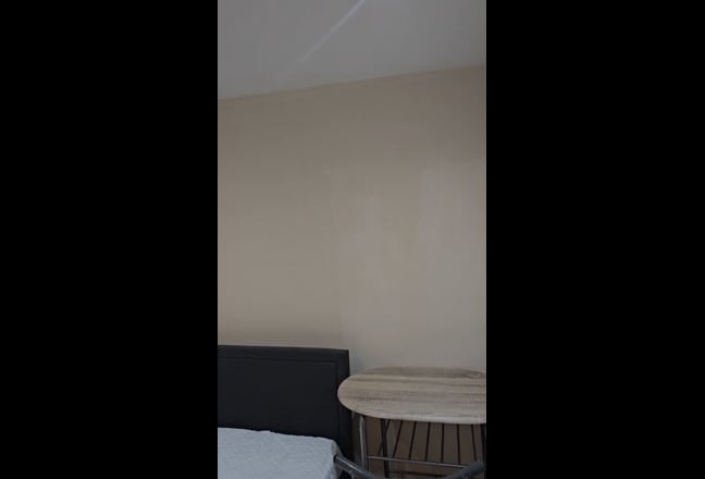 Large Room to share near Bracknell main Station  Main Photo