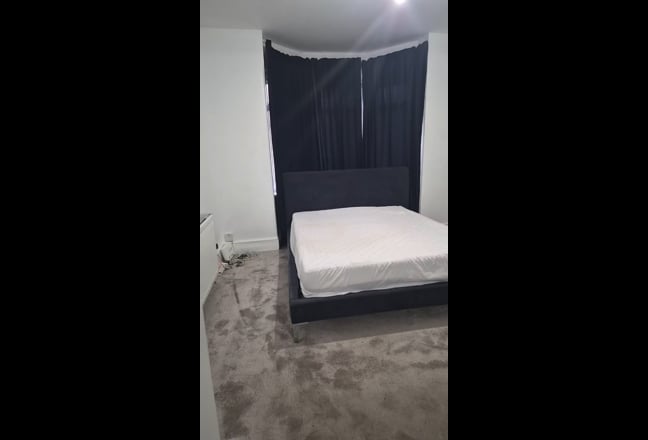 Luxury King and Double Bed,No Deposits  Main Photo