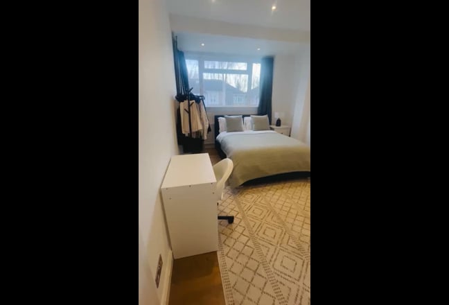 1 Double room for a female  Main Photo