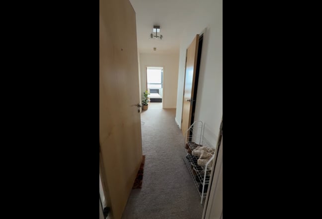 Video 1: Lounge/Kitchen