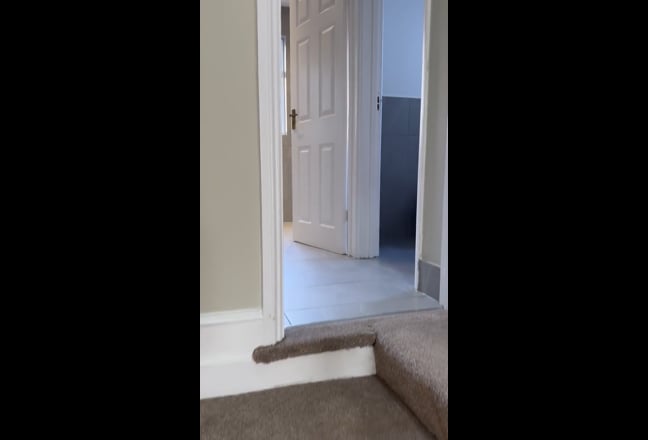  Large double room — 15 mins to Elephant Main Photo