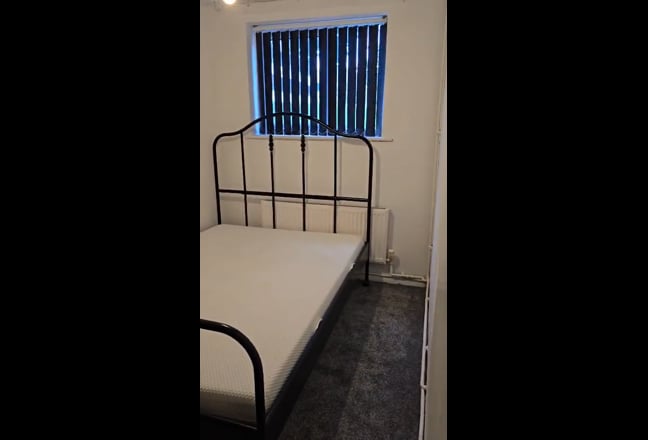 Very Spacious Rooms to Share from &pound;480, All Bills  Main Photo