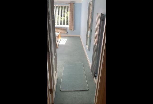 Superb double room in ground floor flat Main Photo