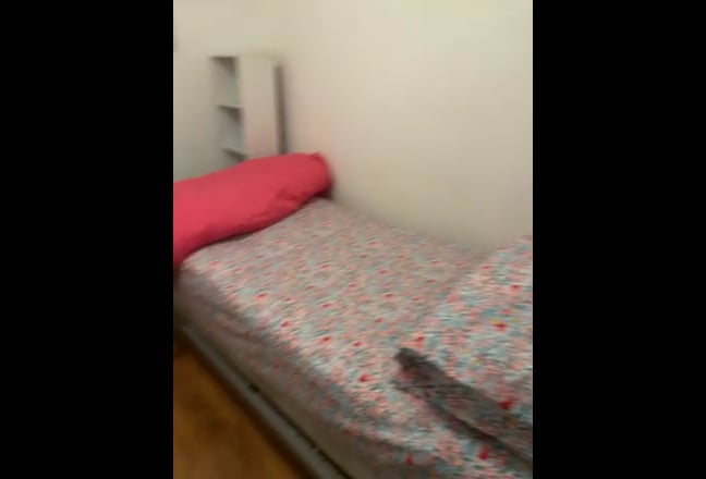 Looking for flatmate for single bedroom. Main Photo