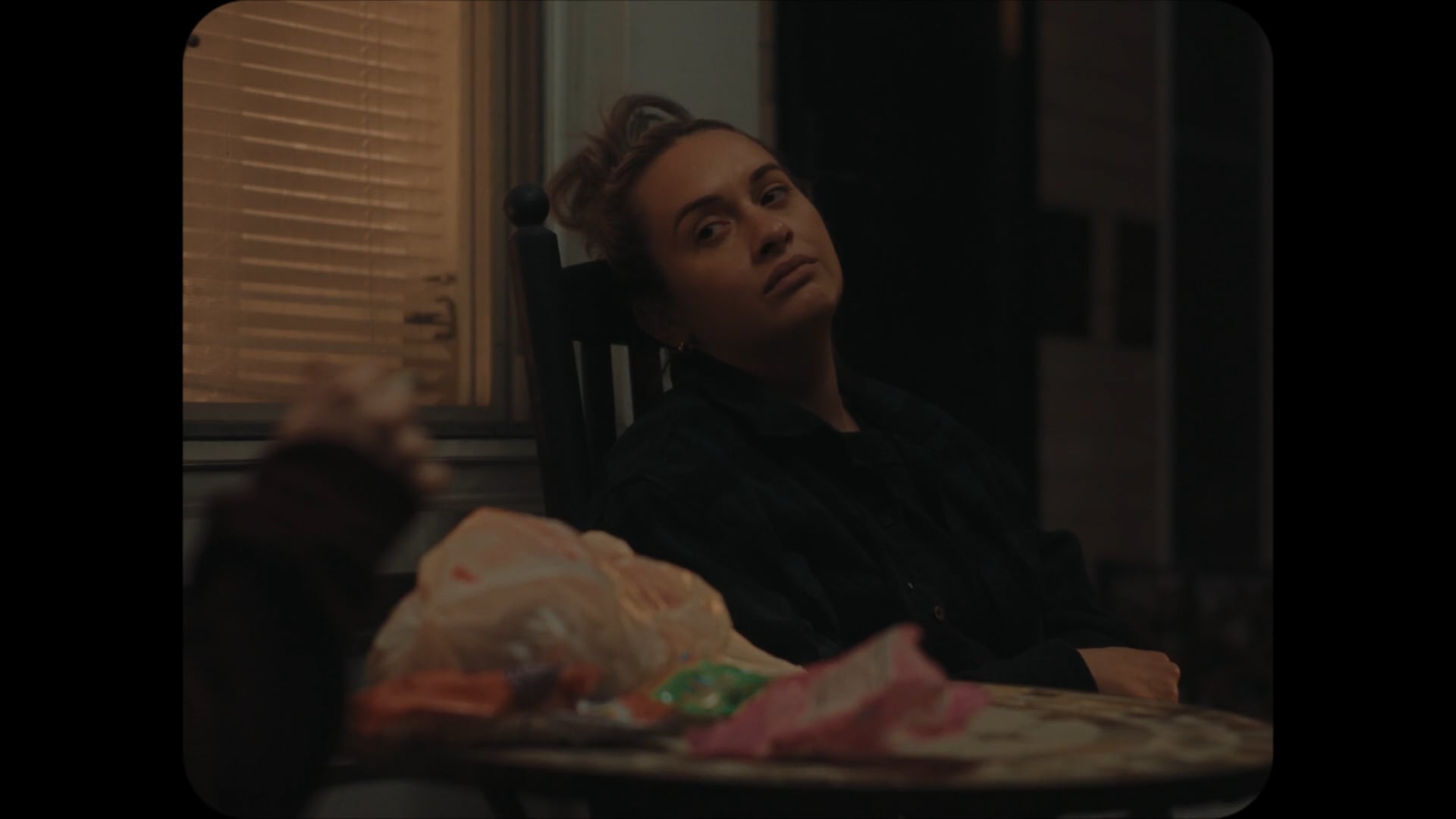 PERCEPTIVE YOUNG MOTHER – DRAMA