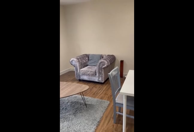 Large Ensuite Sitting and Bedroom Main Photo