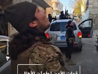 مقطع نشره تلفزيون "العربي" يرصد انتشار قوات الأمن العام في طرطوس وطمأنة الأهالي خلال حملة أمنية