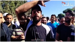 مقطع نشرته "زمان الوصل" يوثق مطالب عمال شركة "مدار" بتحسين الأجور والأوضاع المعيشية
