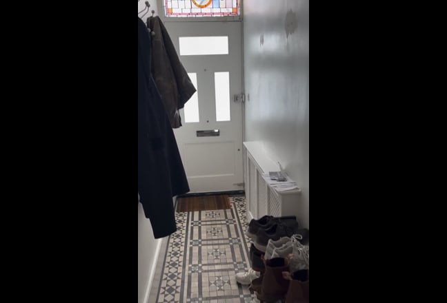 Fourth Room Available in Highbury Terraced Home Main Photo
