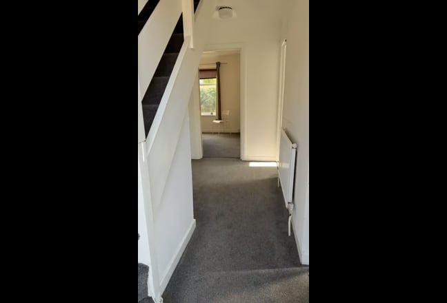 Good sized double room available on Milton Road  Main Photo