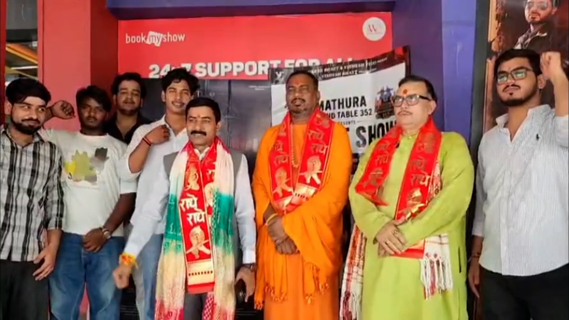 दादा की पांचवीं पुण्यतिथि पर हनुमान भक्ति में डूबे  वरिष्ठ पत्रकार ठा. प्रकाश सिंह ने पत्रकार साथियों और सैकड़ों समर्थकों संग देखी ‘हनुमान अंश’, श्रद्धा और भक्ति के बीच हुआ स्वागत
