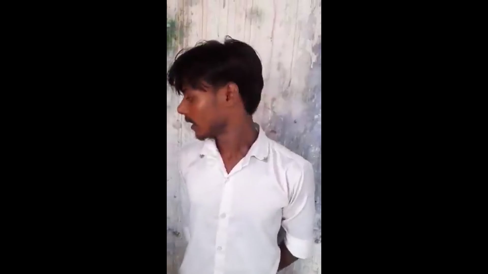5 बच्चों की सास का 20 साल छोटे दामाद पर दिल आ गया
रातभर पंचायत चली, लेकिन दोनों को अलग नहीं कर पाई
अब दोनों ने एकसाथ रहने का ऐलान कर दिया है
मामला मैनपुरी, उत्तर प्रदेश का है