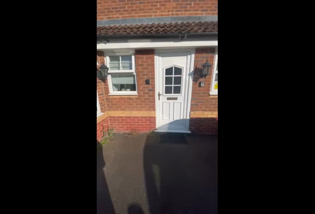 🏡 Beautifully Presented Private 1-Bedroom Annex Main Photo