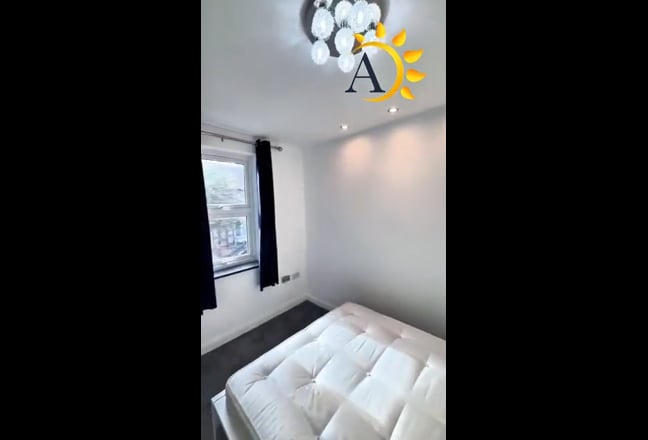 ✨ Modern 4-Bedroom House with Large Garden ✨ Main Photo