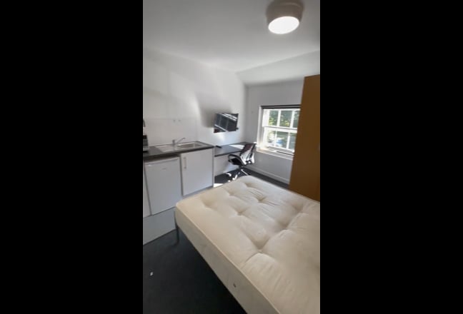 Studio all bills Inc-3 mins to UoL Main Photo