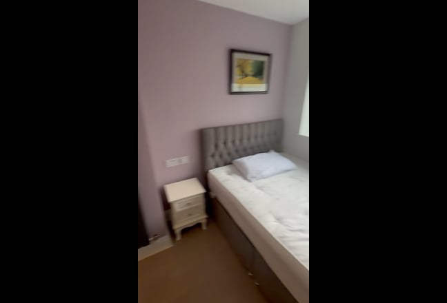 Ensuite Room for Students Only Main Photo