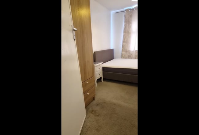 Luxury King and Double Bed,No Deposits  Main Photo